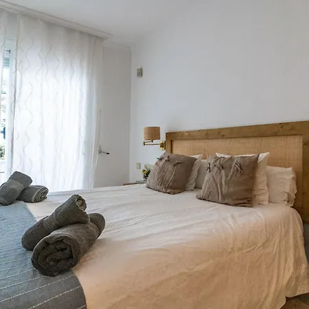 Apartment White Pearl J4 *