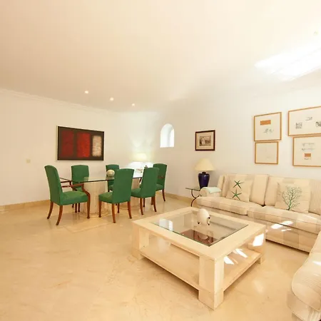White Pearl J4 Apartment *