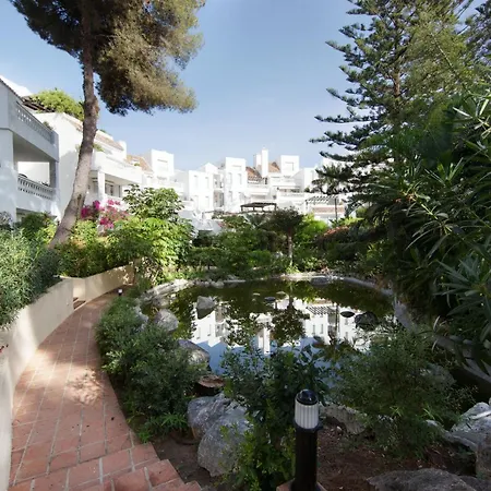 White Pearl J4 Marbella