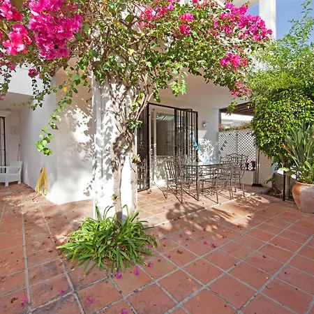 Apartment White Pearl J4 *