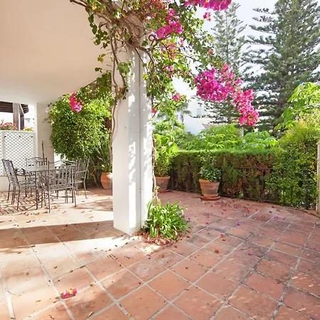 Apartment White Pearl J4 *
