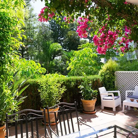 Apartment White Pearl J4 *
